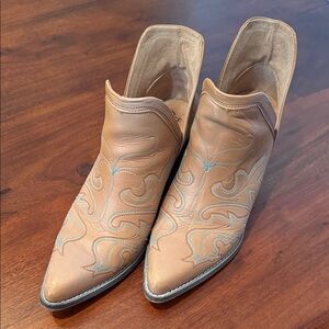 Circle G Embroidered Tan Ankle Booties